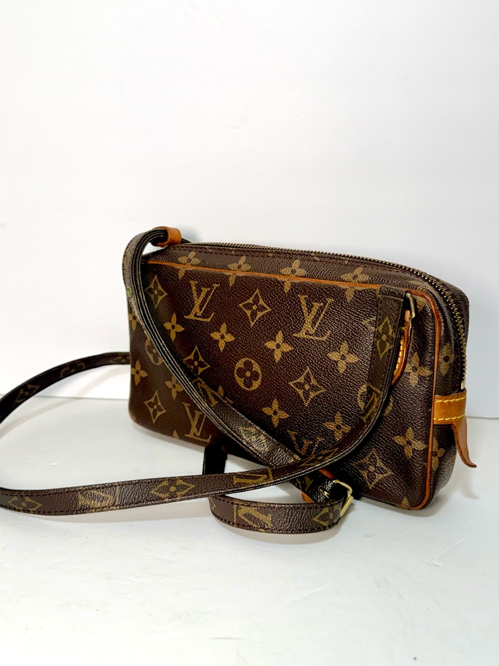 Louis Vuitton Monogram Canvas Crossbody Bag in Brown - Picture 3 of 15